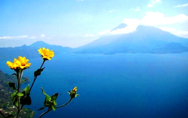 Lago-de-Atitlan-Guatemala-c-Anja-Knorr